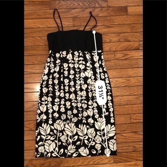 Black and white floral dress with bow back - Picture 5 of 7